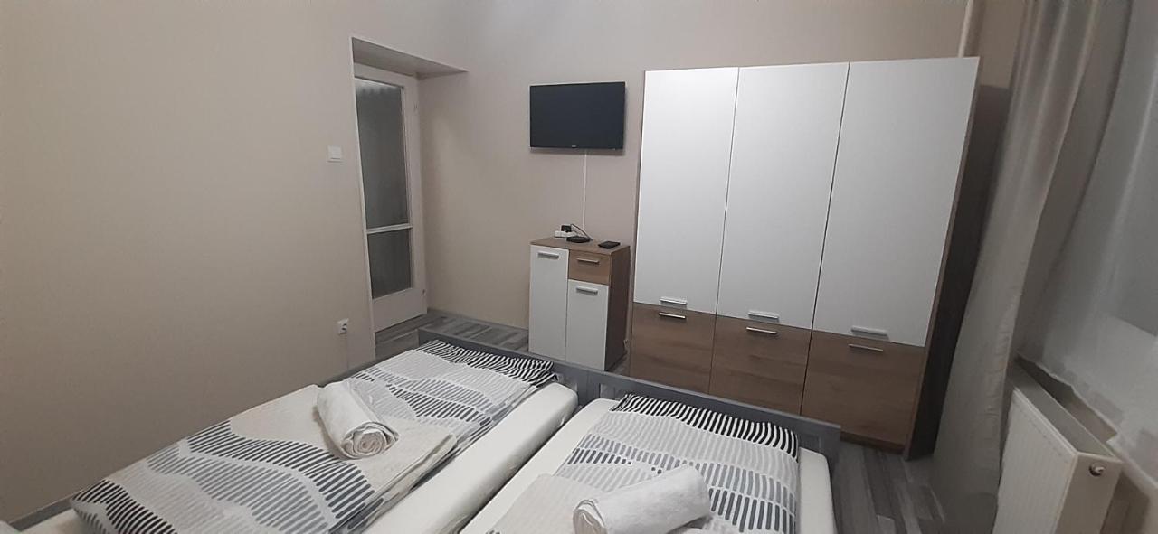 Panel Hause Kazincbarcika Lägenhet Exteriör bild